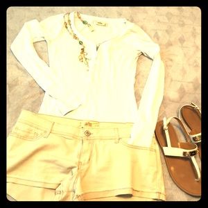 NWT tan Hollister low rise SHORT-SHORT Shorts